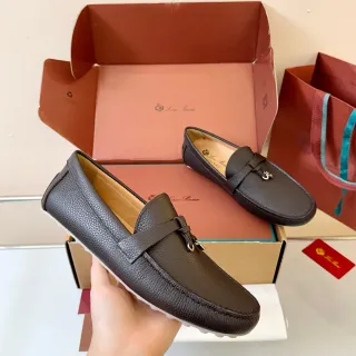 Loro Piana Gommino Loafer Couro Marrom com Textura Granular Mocassins