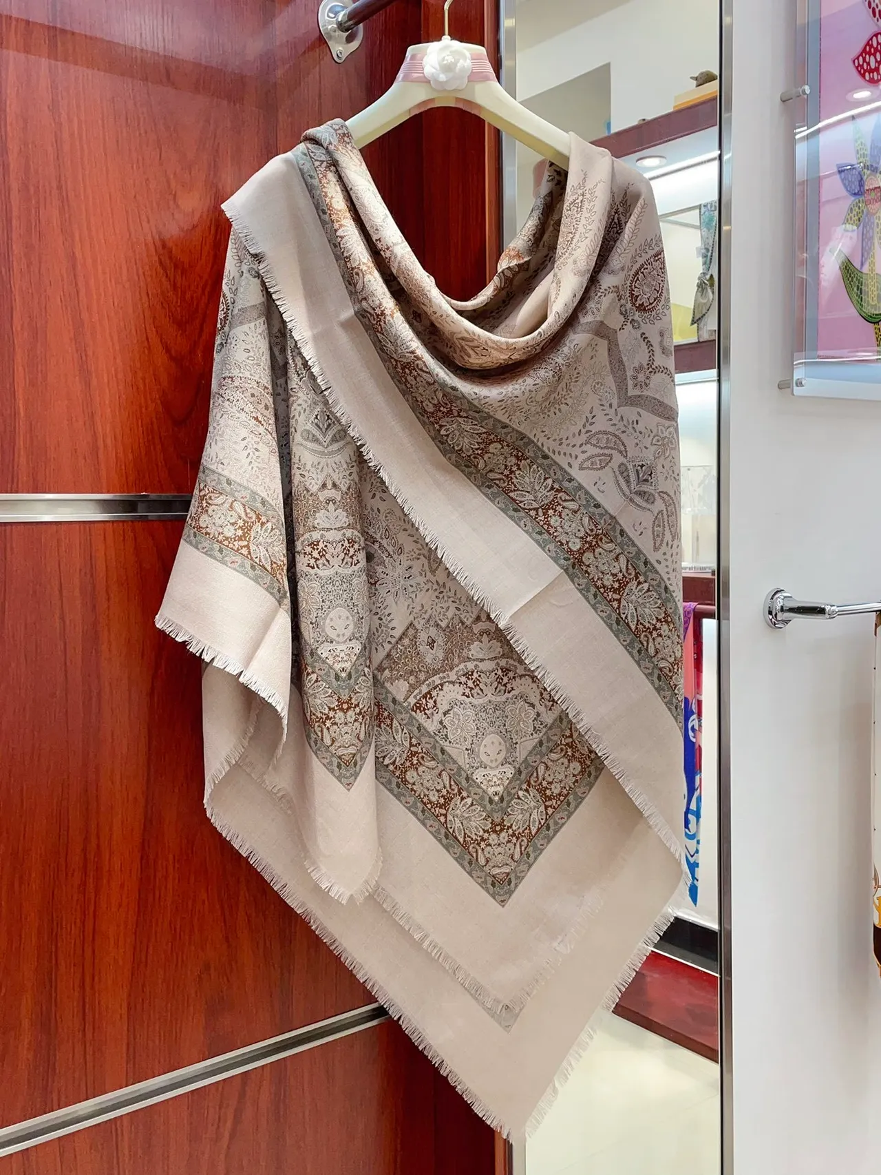 Loro Piana পেইসলি প্রিন্ট ফ্রিঞ্জড শাল 8