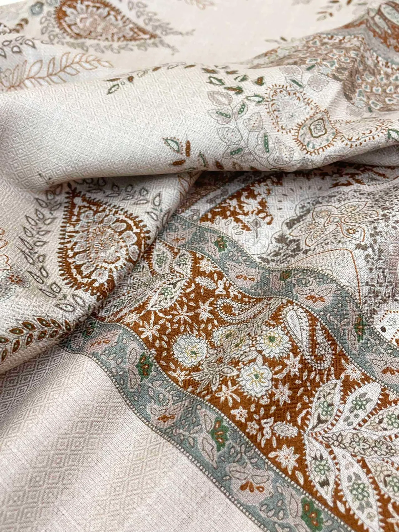 Loro Piana পেইসলি প্রিন্ট ফ্রিঞ্জড শাল 9
