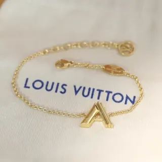 سوار Louis Vuitton Alphabet A سلسلة ذهبية