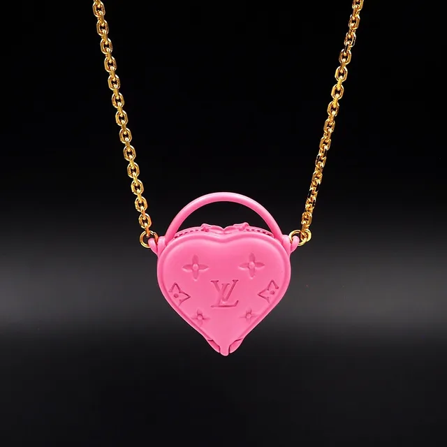 Louis Vuitton Ami de Coeur وردي Monogram قلادة قلب 2