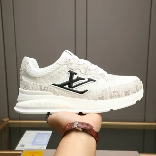 Louis Vuitton Zapatillas Lifestyle Beige Negro con Aplique de Monograma en Malla Superior