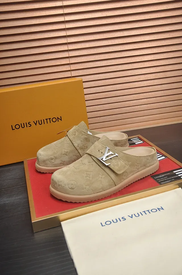 Louis Vuitton 米色印花麂皮扣带休闲鞋 4