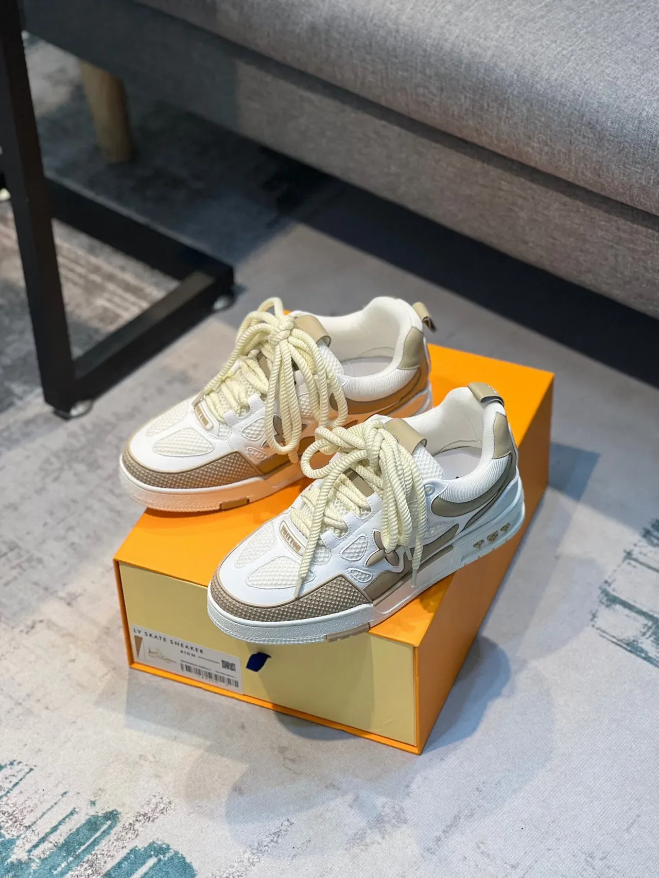 Louis Vuitton Beige White Malla En Capas Y Superior Sintético Tallado Multiton Suela Media Zapatillas Lifestyle 7