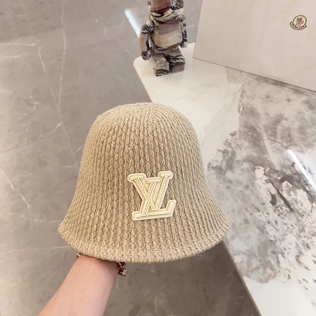 Louis Vuitton chapéu bucket preto e bege textura tecida bordado patch monograma 5