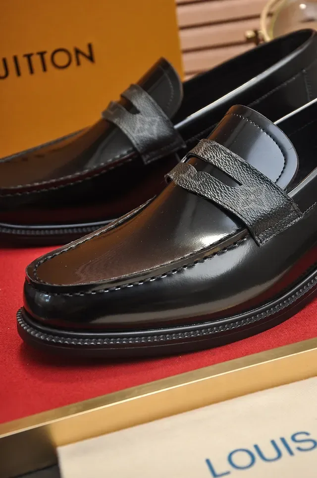 Louis Vuitton Black Brown Glossy Patent Leather Upper Textured Strap Detail Loafer 2