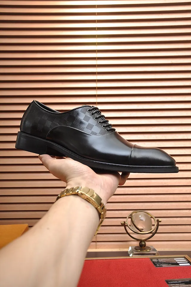 Louis Vuitton 黑色圆头 Damier Graphite 图案 后跟 牛津鞋 7