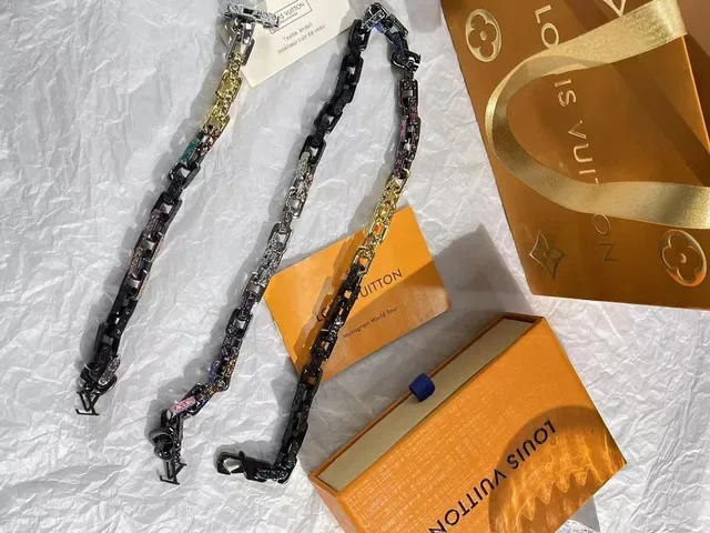 Louis Vuitton Black Gold Chain-Link Monogram-Engraved Jewelry 6