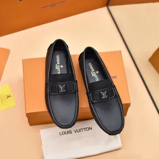 Louis Vuitton Mocassins Couro Preto LV Monogram Fivela