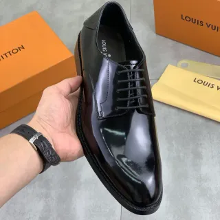 Louis Vuitton কালো প্যাটেন্ট লেদার ক্যাপ-টো অক্সফোর্ড জুতো