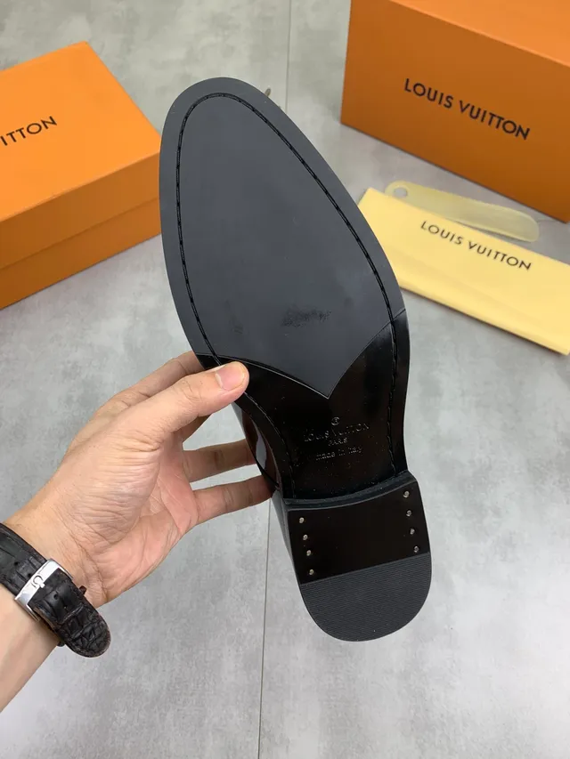 Louis Vuitton কালো প্যাটেন্ট লেদার ক্যাপ-টো অক্সফোর্ড জুতো 2