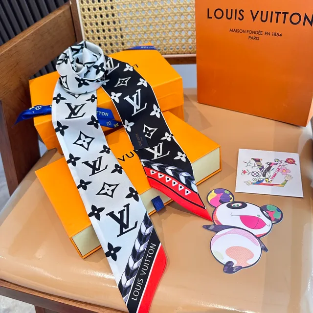 Louis Vuitton Cachecol de Seda Preto Vermelho Impressão Monograma Motivo Floral 3