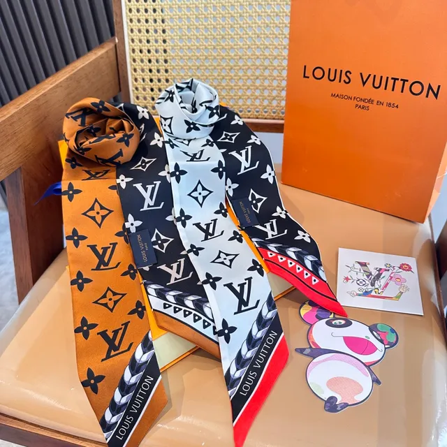 Louis Vuitton Cachecol de Seda Preto Vermelho Impressão Monograma Motivo Floral 8