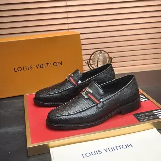 Louis Vuitton কালো লাল টেক্সচার্ড ক্রক-এমবসড চামড়া মেটাল LV বাকেল লুফার