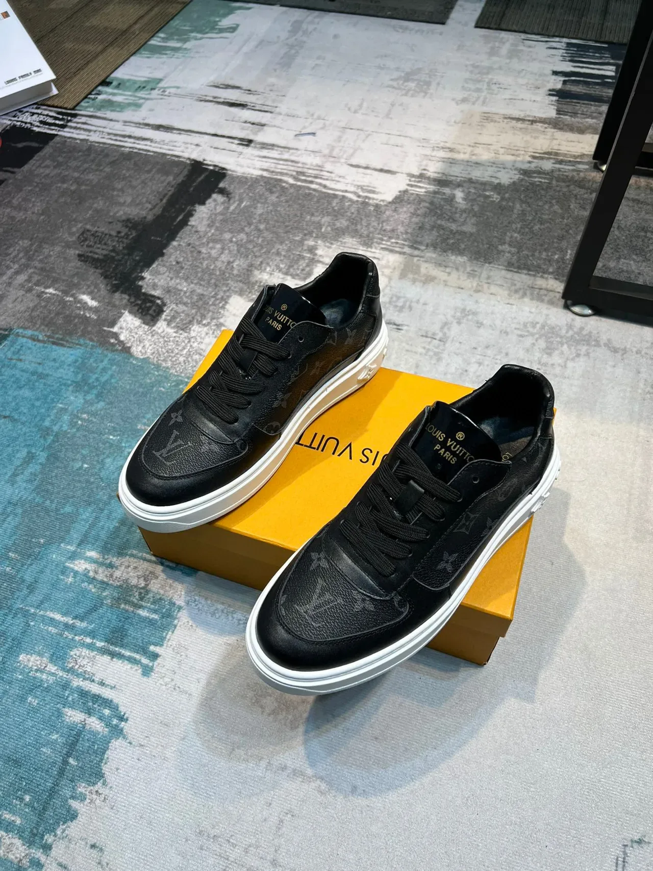 Louis Vuitton Sneakers Lifestyle Noir Blanc Monogram Cuir Semelle Plateforme 5