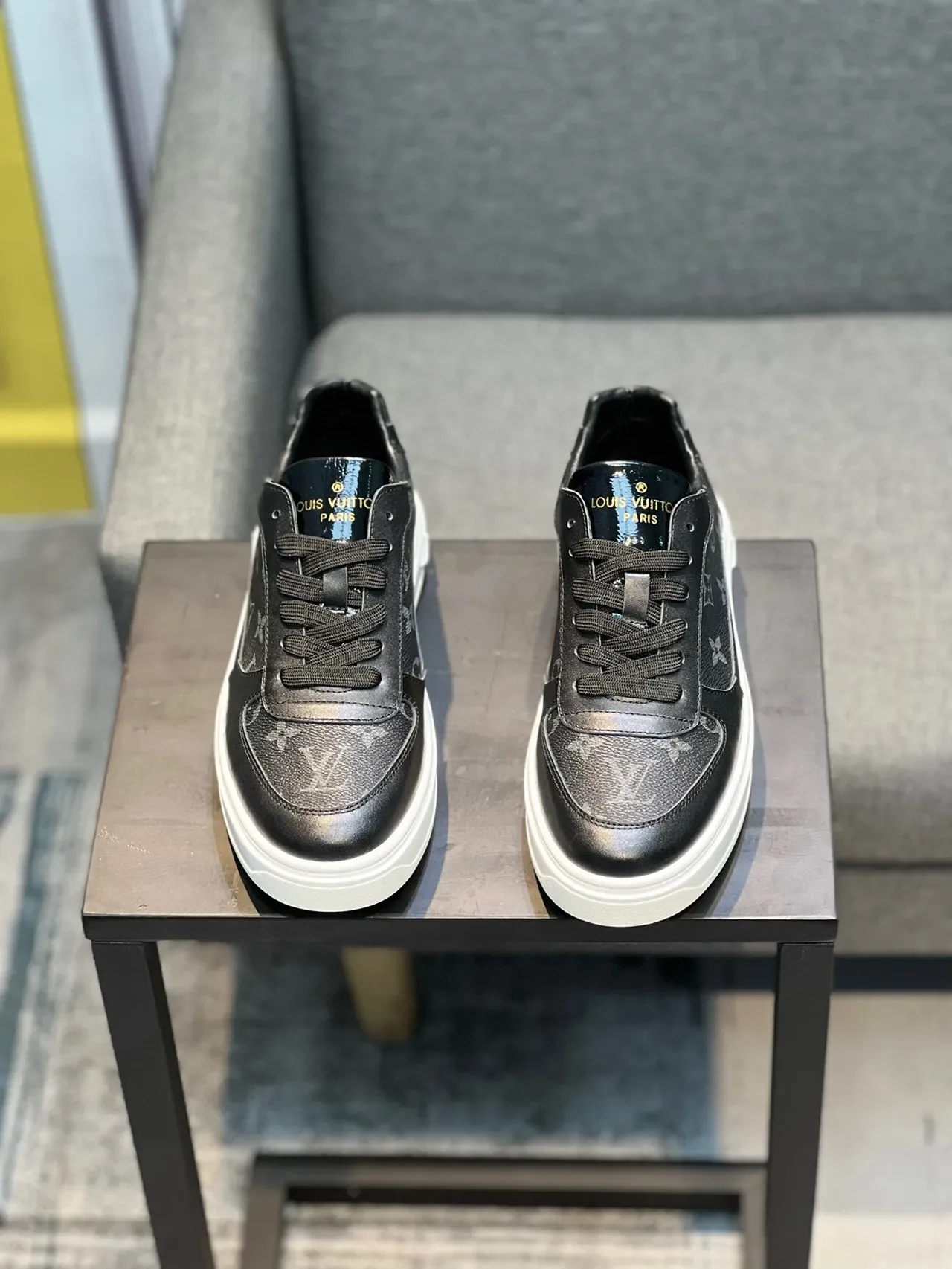 Louis Vuitton Sneakers Lifestyle Noir Blanc Monogram Cuir Semelle Plateforme 6