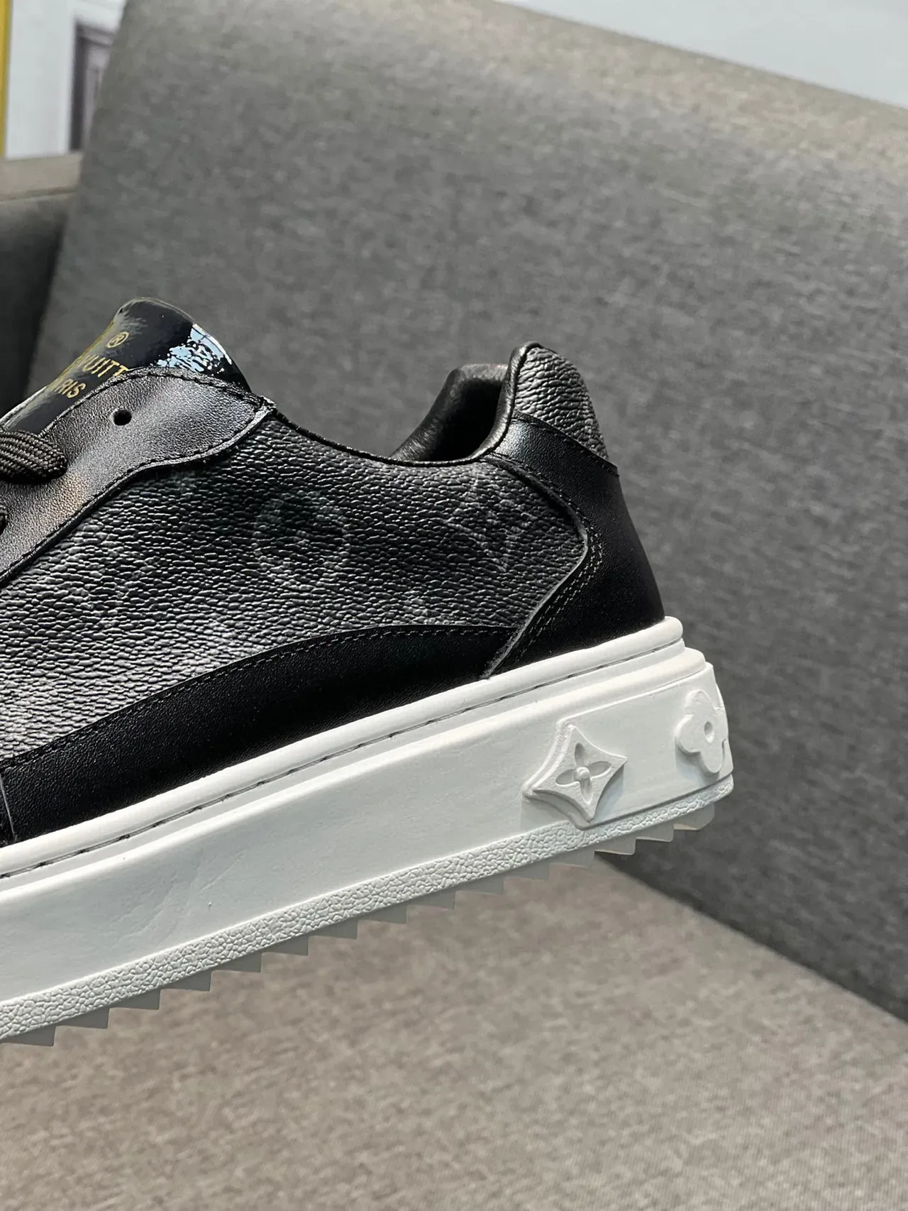 Louis Vuitton Sneakers Lifestyle Noir Blanc Monogram Cuir Semelle Plateforme 8