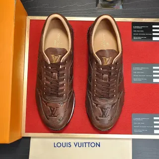 Louis Vuitton Marrón Beige Embossed Monogram Cuero Zapatillas Lifestyle