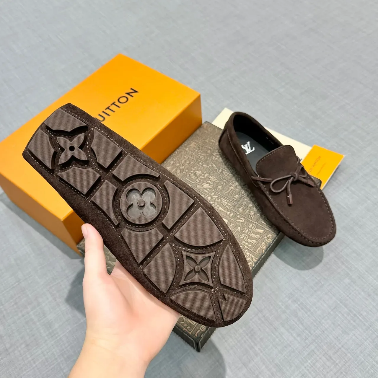Louis Vuitton Marron Noir Daim Supérieur Moccasin Pointe Loafer 5