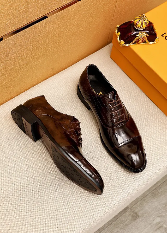 Louis Vuitton Sapatos Oxford de bico de gorra embossado crocodilo marrom 3