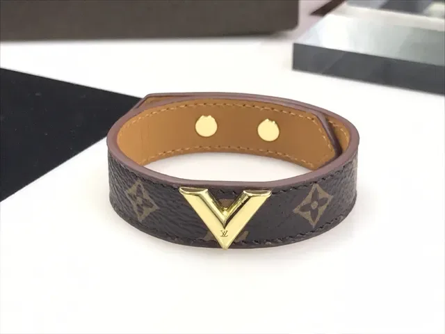 Louis Vuitton Brown Gold Monogram Canvas V-Clasp Bracelet 8