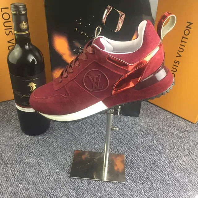 Louis Vuitton 酒红色麂皮鞋面 亮面专利条纹生活方式运动鞋 2