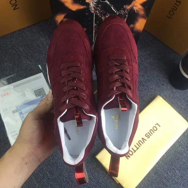 Louis Vuitton 酒红色麂皮鞋面 亮面专利条纹生活方式运动鞋 3
