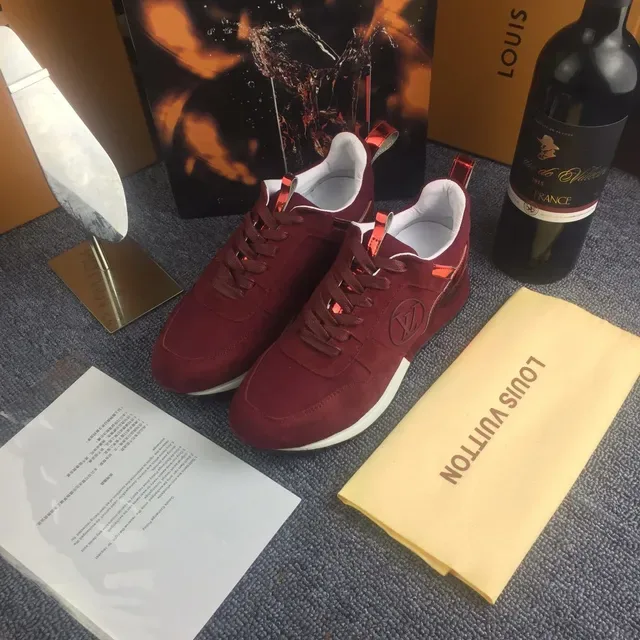 Louis Vuitton 酒红色麂皮鞋面 亮面专利条纹生活方式运动鞋 4