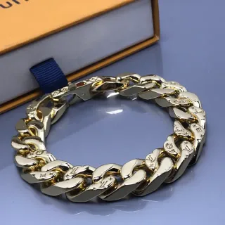 Louis Vuitton Chain Reaction Monogram Star Curb-Link Gold-Tone سوار