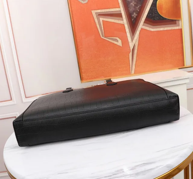 Louis Vuitton क्रॉक-एम्बॉस्ड काला बिजनेस हैंडबैग गोल्ड लेदर रिजिड रेक्टेंगुलर साइल्हूट बोस्टन बैग 4