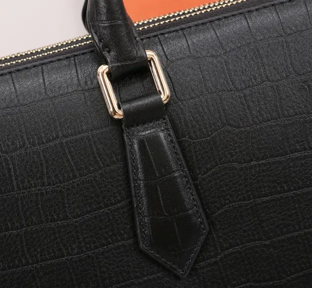 Louis Vuitton क्रॉक-एम्बॉस्ड काला बिजनेस हैंडबैग गोल्ड लेदर रिजिड रेक्टेंगुलर साइल्हूट बोस्टन बैग 7