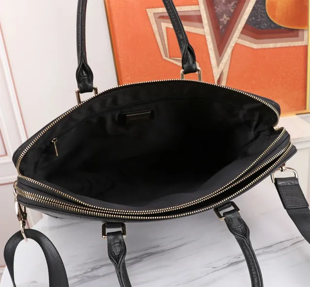 Louis Vuitton क्रॉक-एम्बॉस्ड काला बिजनेस हैंडबैग गोल्ड लेदर रिजिड रेक्टेंगुलर साइल्हूट बोस्टन बैग 8