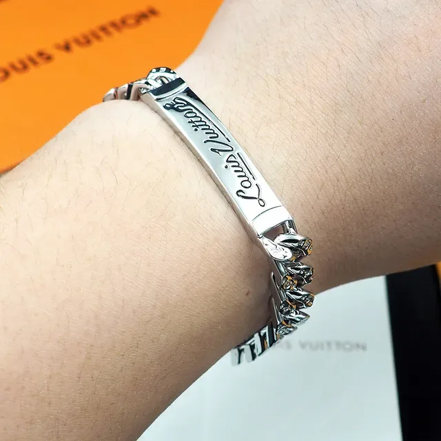 Louis Vuitton Curb-Link Engraved Plaque Silver-Tone Bracelet 9