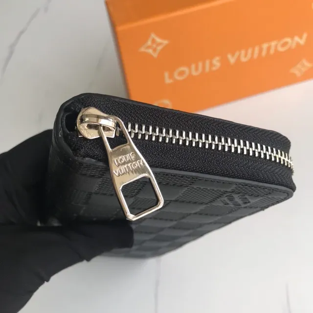 Louis Vuitton Damier Cobalt Black cartera larga de cuero trenzado con textura de tablero de ajedrez 4