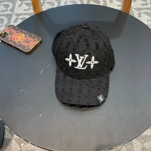 Louis Vuitton ছেঁড়া কালো LV ফুল মোটিফ বেসবল ক্যাপ 2