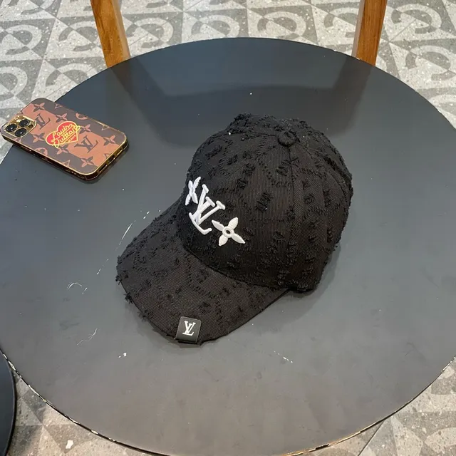 Louis Vuitton ছেঁড়া কালো LV ফুল মোটিফ বেসবল ক্যাপ 3