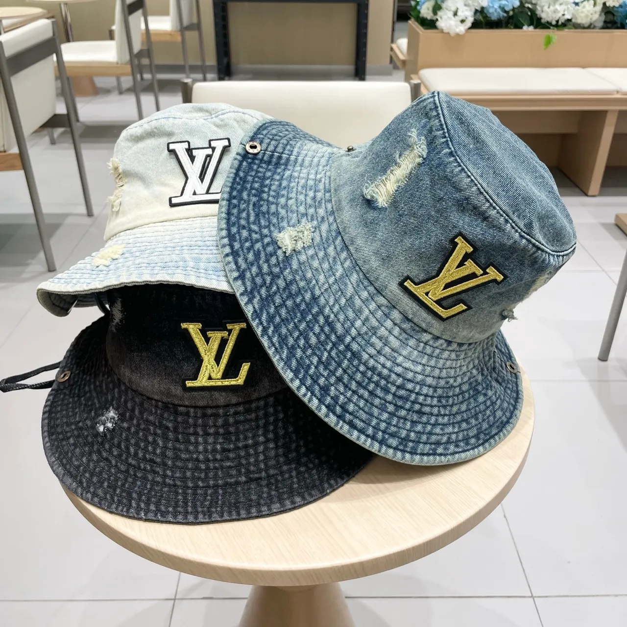 Louis Vuitton Jean Distressed Bordado Monograma Chapéu Bucket 6