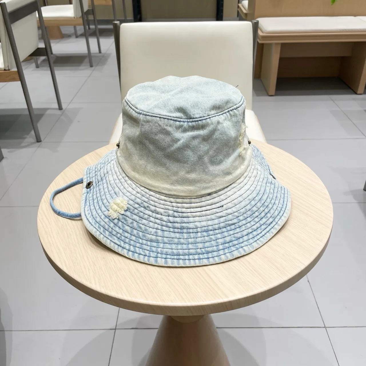 Louis Vuitton Jean Distressed Bordado Monograma Chapéu Bucket 8