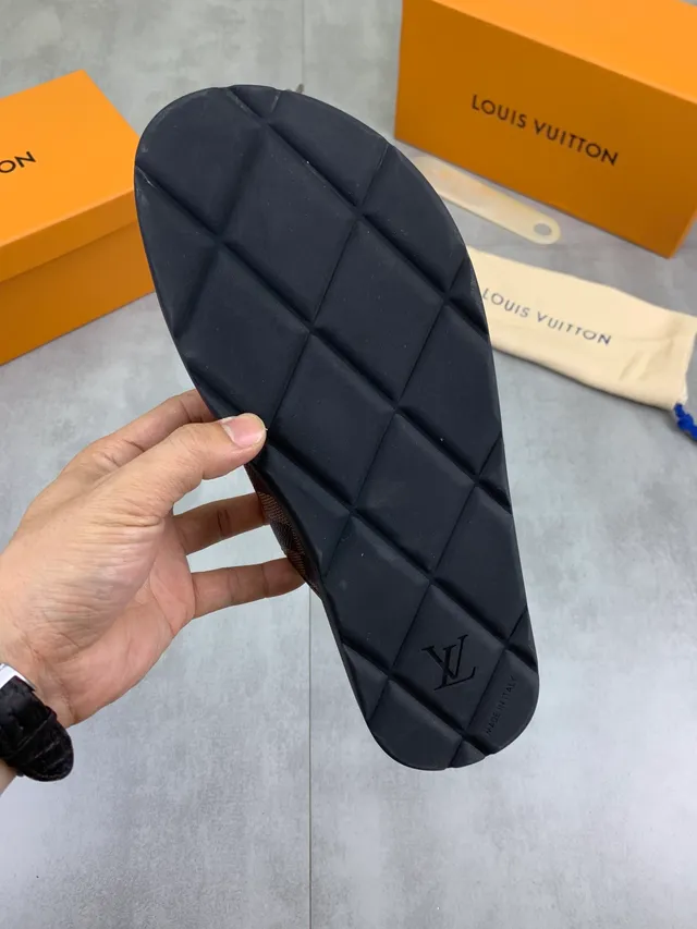 Louis Vuitton Double-Buckle Slide حزام بني أسود Damier Check Canvas نعال 2