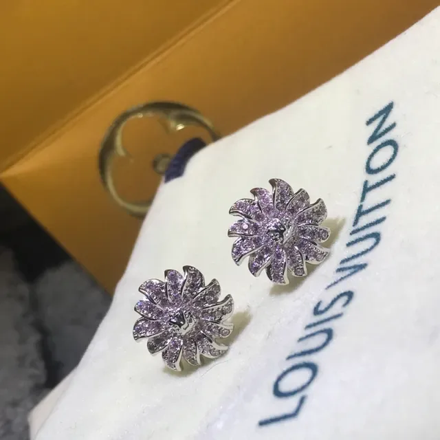 Louis Vuitton Brincos com Cristais Pavé Florais em Ouro 2