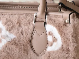 Louis Vuitton Monogramme Fuzzy Sac Tote 6