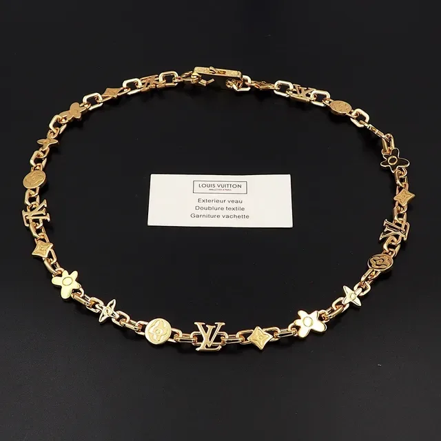 Colar Louis Vuitton Corrente de Metal com Motivos Mixtos em Dourado 4