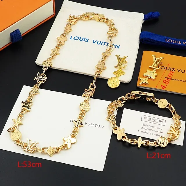 Colar Louis Vuitton Corrente de Metal com Motivos Mixtos em Dourado 9
