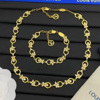 Colar Louis Vuitton Dourado Prata com cristais