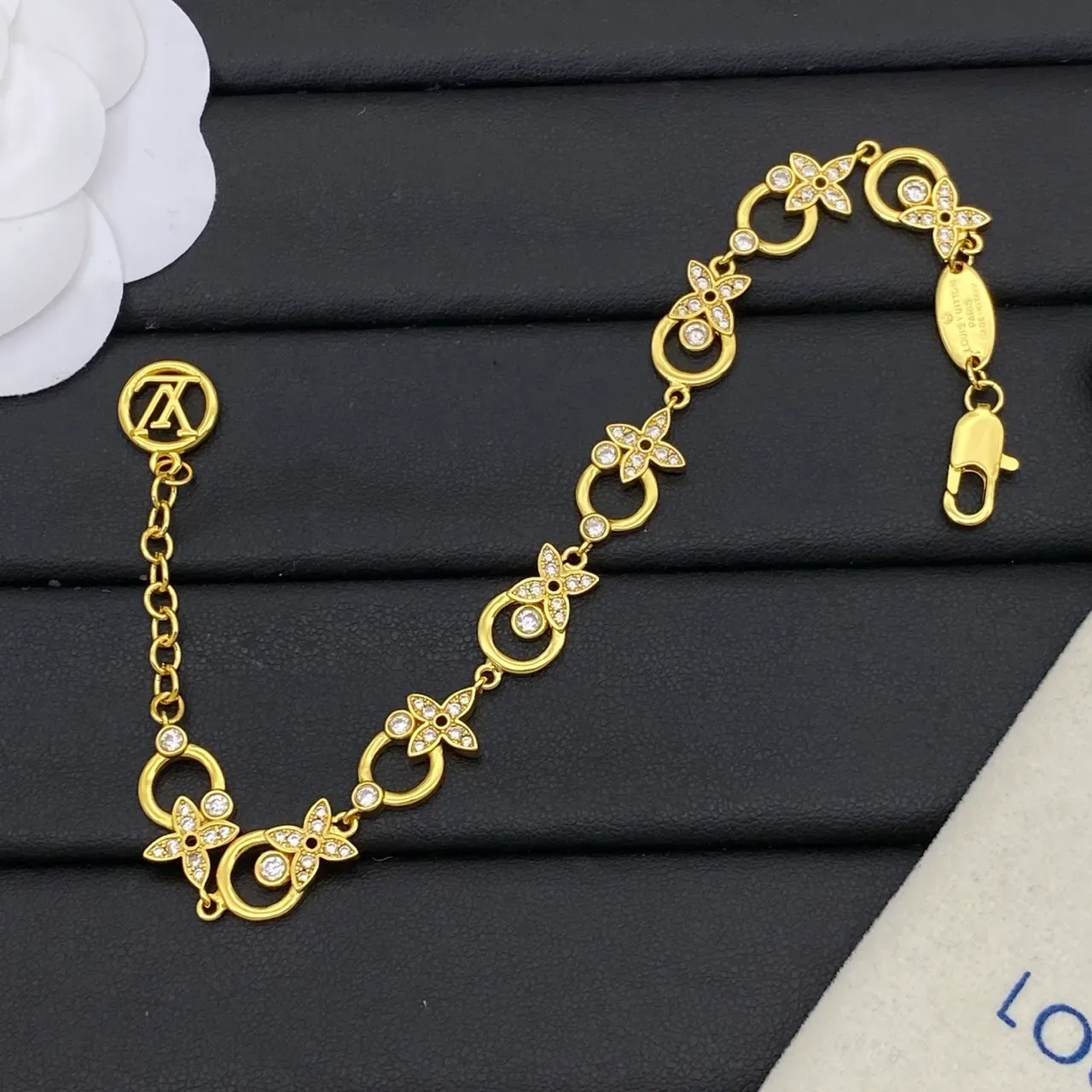 Colar Louis Vuitton Dourado Prata com cristais 3