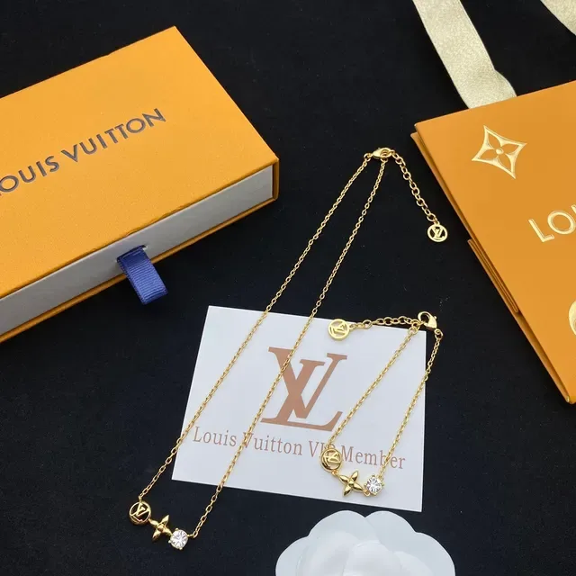 Louis Vuitton 金色 LV Monogram 花朵 水晶 项链 5