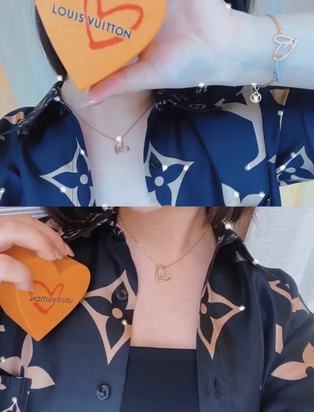 Louis Vuitton Colares com pingente de coração aberto e Monogram em dourado 2
