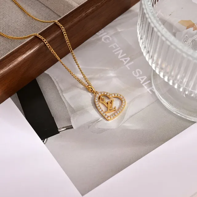 Colar Louis Vuitton Heart Gold Silver Openwork Pavé-Set Cristais 2