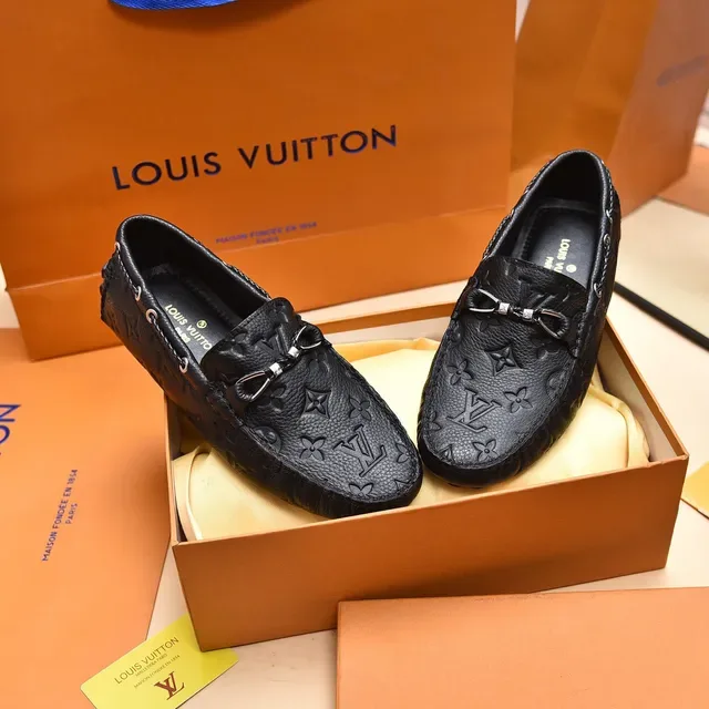 Mocassins Louis Vuitton Horsebit en cuir monogramme noir 8