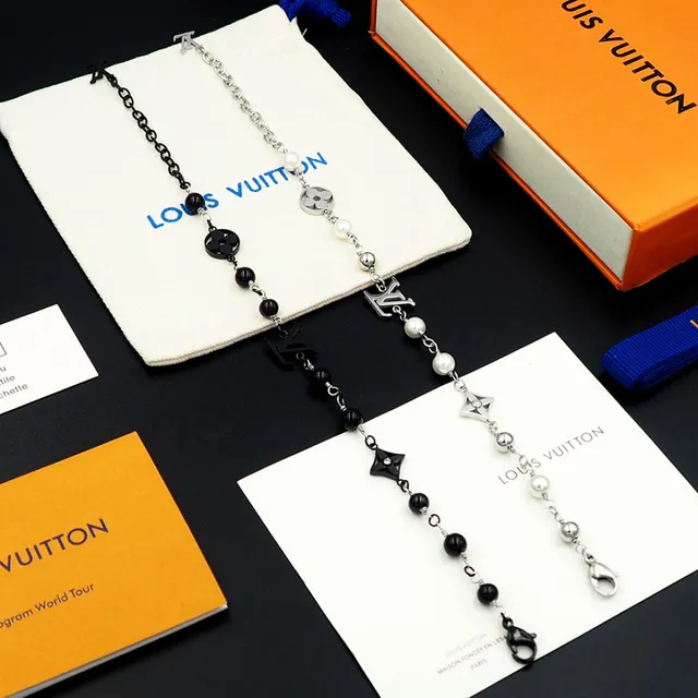 Louis Vuitton Iconic Bracelet 银色珍珠和黑色珠链手链 3